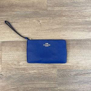 slightly used coach wristlet wallet